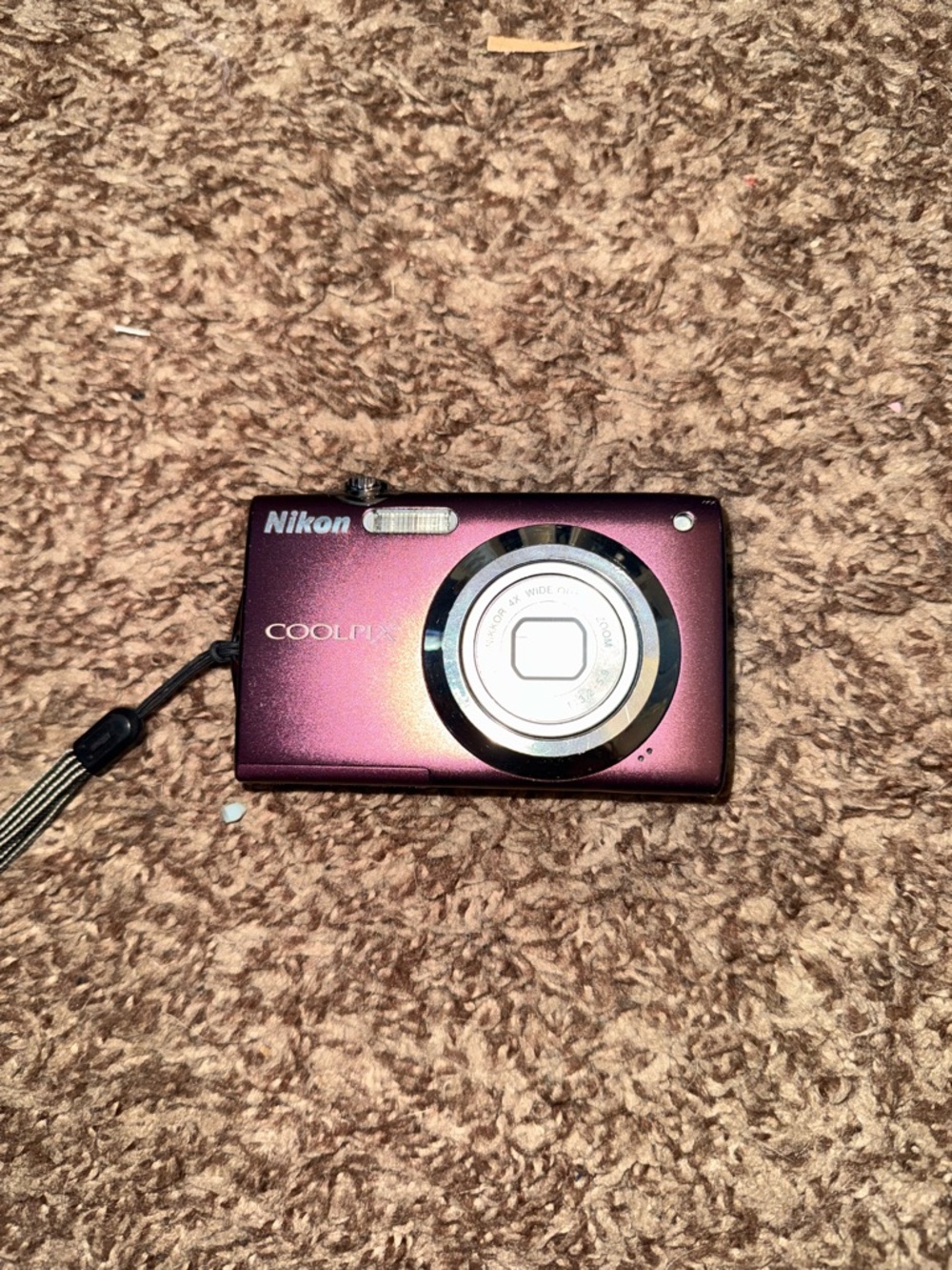 Nikon Coolpix S3000 Digital Camera FOR PARTS LENS ERROR